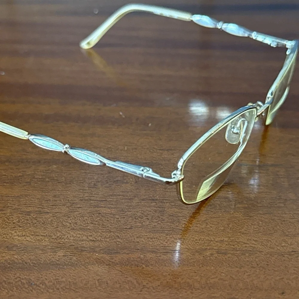 Liz Claiborne Eyeglass Frames 3YG 130 Gold Tone Women's Semi Rimless Oval Link